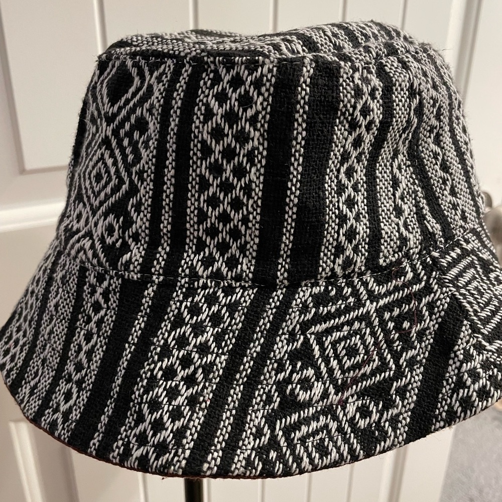 Bucket hat
